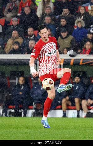 Freiburg, Deutschland. November 2023 30. Michael Gregoritsch (SC Freiburg) beim Spiel der Fussball-Europa-League - Gruppenphase: SC Freiburg vs Olympiakos Piräus Credit: dpa/Alamy Live News Stockfoto