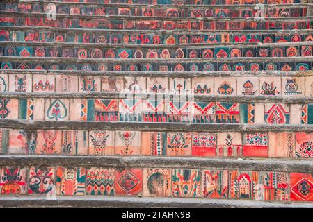 Kacheltreppen der kunstakademie in Tiflis, Georgien Stockfoto