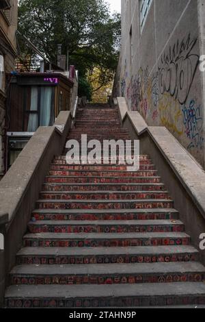 Kacheltreppen der kunstakademie in Tiflis, Georgien Stockfoto