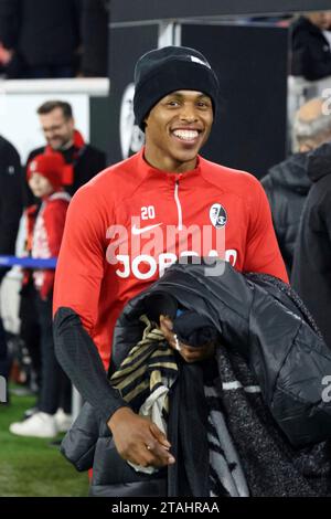 Freiburg, Deutschland. November 2023 30. Junior Adamu (SC Freiburg) beim Spiel der Fussball-Europa-League - Gruppenphase: SC Freiburg vs Olympiakos Piräus Credit: dpa/Alamy Live News Stockfoto