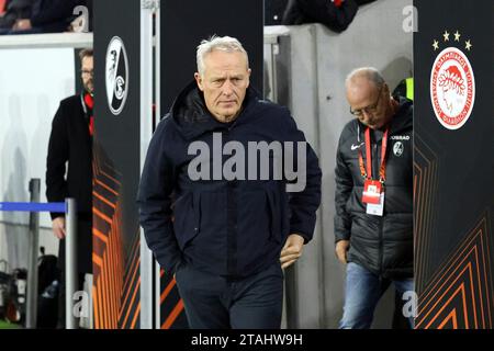 Freiburg, Deutschland. November 2023 30. Trainer Christian Streich (SC Freiburg) beim Spiel der Fussball-Europa-League - Gruppenphase: SC Freiburg vs Olympiakos Piräus Credit: dpa/Alamy Live News Stockfoto