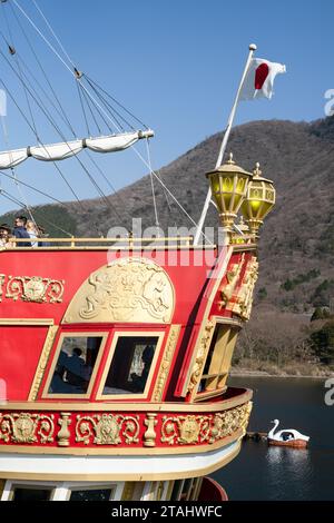 Detail der Hakone Sightseeing Cruise (genannt „Tōgendai-Ko“), ein Piratenschiff-Boot, auf dem Ashi-See, Hakone, Japan. Stockfoto