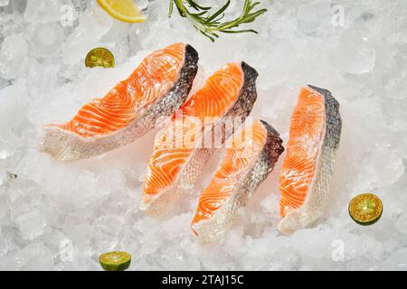 Wunderschöne Bilder von Lachs in Restaurants, geschnittener Lachs, Bilder von hoher Qualität Stockfoto