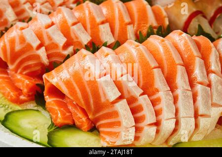 Wunderschöne Bilder von Lachs in Restaurants, geschnittener Lachs, Bilder von hoher Qualität Stockfoto