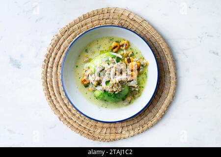 Ceviche mit Cockles und Avocado. Stockfoto