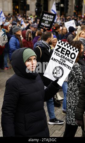 England, London, Whitehall, Anti-Semitismus-Kundgebung, Pro-Israel-Anhänger füllen die Straßen um Whitehall, 26. November 2023. Stockfoto