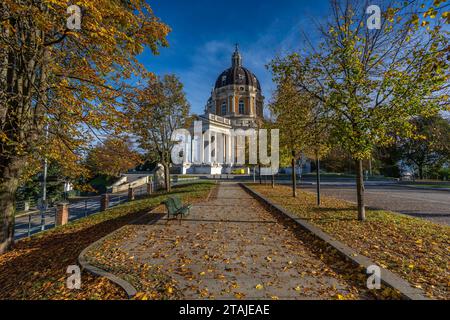 Blick auf die Basilika von Superga im Herbst (Piemont, Italien) Stockfoto