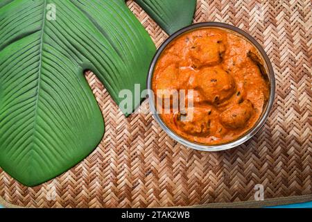 Köstliches würziges Kartoffelcurry, auch bekannt als Aloo ki sabji, indische Beilage Stockfoto