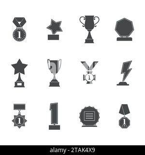 Set die Icon-Kollektion des Trophäengewinners auf weißem Hintergrund. Preise und Belohnungen Silhouetten Vektorillustration. Stock Vektor