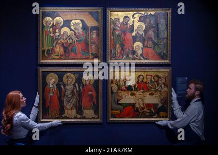 London, England, Großbritannien. Dezember 2023. Sotheby's London präsentiert am 6. Dezember 2023 die Evening Auction Old Masters and 19th Century Paintings Evening Auction mit vier Tafeln aus dem Hildesheimer Magdalena Altarstück; die Anbetung der Könige; drei Heiligen: Maria Magdalena, Augustinus und Livinus; die Erziehung des Lazarus; das Abendmahl im Haus Simon des Pharisäers von Meister der Hildesheimer Magdalena-Legende, auch bekannt als Meister des Göttinger Barfußaltars, geschätzt auf Â£ 500.000 - Â£ 700.000. (Kreditbild: © Thomas Krych/ZUMA Press Wire) NUR REDAKTIONELLE VERWENDUNG! Nicht für Commerci Credit: ZUMA P Stockfoto