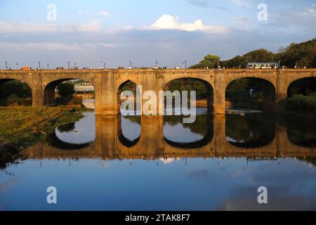 Chhatrapati Shivaji Brücke erbaut 1924, diese Heritage Brücke wurde während der britischen Herrschaft von Raobahadur Ganpatrao Mahadeo Kenjale erbaut. Stockfoto