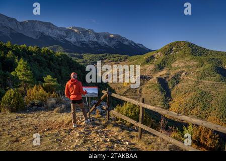 Blick auf Cadí auf der Alt Urgell-Seite. Vom südwestlichen Aussichtspunkt Pla de l'Àliga (Alt Urgell, Katalonien, Spanien, Pyrenäen) Stockfoto