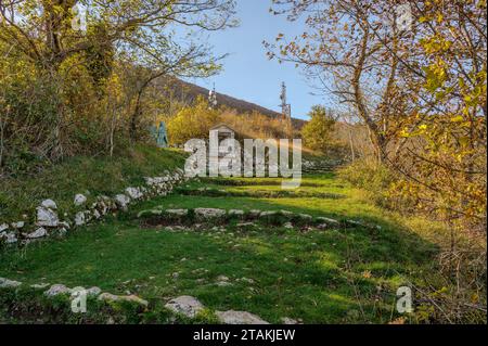 Castelpetroso, Heiligtum der Madonna Addolorata. Via Matris. Einblicke Stockfoto