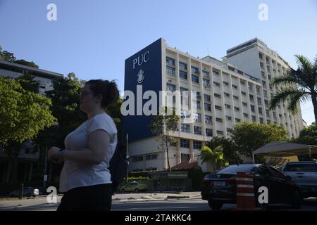 Campus der Päpstlichen Katholischen Universität Rio de Janeiro. PUC-Gebäude - Rio de Janeiro, Brasilien 11.30.2023 Stockfoto