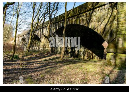 Eisenbahnbrücke in Copley Stockfoto