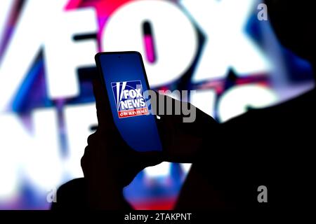 Fox News Channel Logo auf dem Handy-Bildschirm. Stockfoto