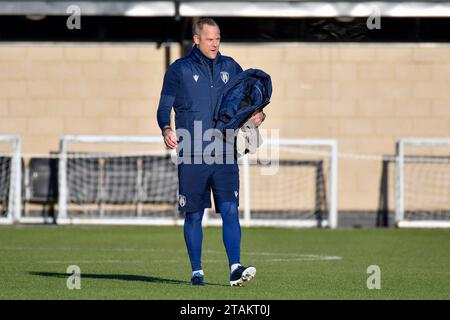 Swansea, Wales. 1. Dezember 2023. Paul Smith Colchester United Academy Torwart Coach vor dem U21 Professional Development League-Spiel zwischen Swansea City und Colchester United in der Swansea City Academy in Swansea, Wales, Großbritannien am 1. Dezember 2023. Quelle: Duncan Thomas/Majestic Media/Alamy Live News. Stockfoto