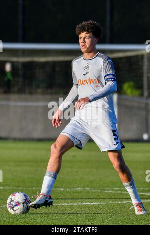 Swansea, Wales. 1. Dezember 2023. Filip Lissah aus Swansea City am 1. Dezember 2023 beim U21-Spiel der Professional Development League zwischen Swansea City und Colchester United an der Swansea City Academy in Swansea, Wales. Quelle: Duncan Thomas/Majestic Media/Alamy Live News. Stockfoto