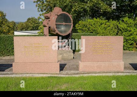 Grabsteine, Gedenkstätte Seelower Höhen, Seelow, Landkreis Märkisch-Oderland, Brandenburg, Deutschland *** Grabsteine, Seelow Heights Memorial, Seelow, Märkisch Oderland, Brandenburg, Deutschland Credit: Imago/Alamy Live News Stockfoto