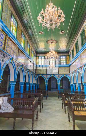 Djerba, Medenine, Tunesien. März 2023. Innenansicht der El Ghriba Synagoge. Stockfoto