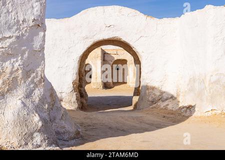 Nafta, Tozeur, Tunesien. März 2023. Star Wars Filmset für den Mos Espa Marktplatz in der Nähe von NAFTA, Tunesien. Stockfoto