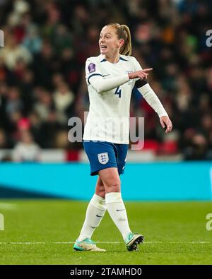 Englands Keira Walsh während der England Women gegen Niederlande Women's Nations League Ein Spiel im Wembley Stadium, London, England, Vereinigtes Königreich am 1. Dezember 2023 Credit: Every Second Media/Alamy Live News Stockfoto