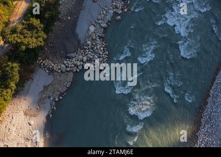 Blick von der längsten Hängebrücke der Welt über die Kali Gandaki River Gorge - Mustang District, Nepal Stockfoto