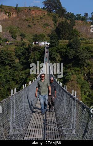 Die längste Hängebrücke der Welt überquert die Kali Gandaki River Gorge im Mustang District in Nepal Stockfoto