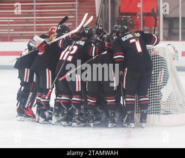 1. Dezember 2023: Die St. Cloud State Huskies, bevor sie in Columbus, Ohio, die Ohio State Buckeyes spielten. Brent Clark/Cal Sport Media Stockfoto