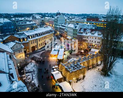 01.12.2023 Weimar: Die Weimarer Weihnacht findet diese Jahr erstmal auch auf dem Frauenplan vor Goethe Wohnhaus mit dem Goethe Nationalmuseum statt. Es ist einer von vier Teilen des Weimarer Weihnachtsmarktes. *** 01 12 2023 Weimar das Weimarer Weihnachtsfest findet in diesem Jahr erstmals auf dem Frauenplan vor Goethes-Haus statt mit dem Goethe-Nationalmuseum ist es einer von vier Teilen des Weimarer Weihnachtsmarktes Credit: Imago/Alamy Live News Stockfoto