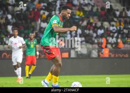 DOUALA, KAMERUN - 17. NOVEMBER: Oumar Gonzalez von Kamerun während des Qualifikationsspiels zur FIFA-Weltmeisterschaft 2026 in Japom Stockfoto