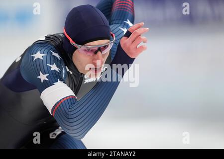 Stavanger, Norwegen. Dezember 2023. STAVANGER, NORWEGEN - 2. DEZEMBER: Jordan Stolz aus den USA tritt am 2. Dezember 2023 in Stavanger, Norwegen, auf der 500 m langen B-Gruppe der Männer während der ISU Speed Skating World Cup Stavanger in der Var Energi Arena Sormarka an (Foto: Douwe Bijlsma/Orange Pictures) Credit: Orange Pics BV/Alamy Live News Stockfoto