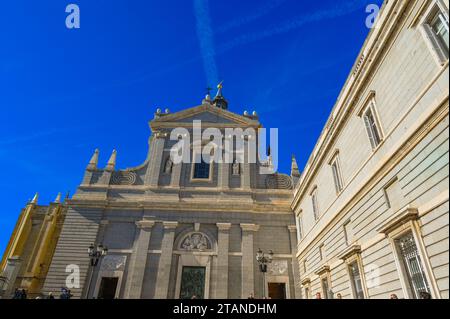 Madrider Kathedrale Santa Maria la Real de La Almudena in Madrid, Spanien, Architektur Stockfoto