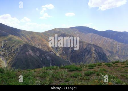 Blick vom Kaldaman Pass zwischen Arslanbob und Kasarman in Kirgisistan, Zentralasien Stockfoto