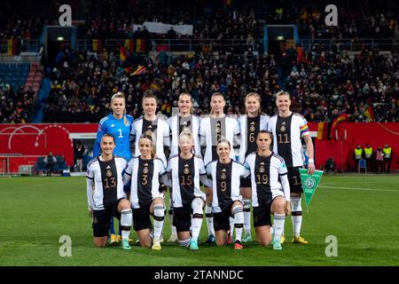 Teamfoto Startelf Merle Frohms (Deutschland, #01), Marina Hegering (Deutschland, #05), Sydney Lohmann (Deutschland, Nr. 08), Sarai Linder (Deutschland, Nr. 02), Sjoeke Nüsken (Deutschland, Nr. 06), Alexandra Popp (Deutschland, #11), Sara Däbritz (Deutschland, #13), Kathrin Hendrich (Deutschland, #03), Giulia Gwinn (Deutschland, #15), Svenja Huth (Deutschland, #09), Klara Bühl (Deutschland, #19), GER, Deutschland (GER) gegen Dänemark (DEN), UEFA Frauen Fussball Nations League, Liga A, 5. Spieltag, 01.12.2023 DFB/DFL-Vorschriften verbieten jede Verwendung von Fotografien als Bildsequenzen und/oder Quasi-Video Foto: EIB Stockfoto