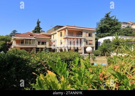 9. September 2023: Tirana in Albanien: Das Haus des ehemaligen albanischen Diktators Enver Hoxhar Stockfoto