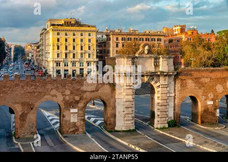 Luftaufnahme der Porta San Giovanni, Rom, Italien Stockfoto