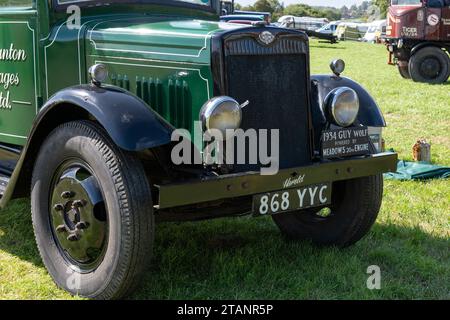 Drayton.Somerset.Vereinigtes Königreich.19. August 2023.Ein restaurierter Guy Wolf Truck aus dem Jahr 1934 ist auf einer Yesterdays Farmveranstaltung zu sehen Stockfoto