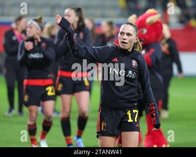 Leuven, Belgien. Dezember 2023. Die Belgierin Jill Janssens (17), die nach einem Spiel zwischen der belgischen Frauennationalmannschaft, den Red Flames, und der schottischen Frauennationalmannschaft, Spiel 5/6 im UEFA Women's Nations League 2023-24 am Freitag, den 1. Dezember 2023 in Leuven, Belgien, gezeigt wurde. FOTO: SEVIL OKTEM | Credit: Sportpix/Alamy Live News Stockfoto