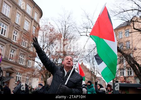 Demonstration der Solidarität mit Palästina in Kopenhagen, Samstag, 2. Dezember 2023. Stopp der Annexion Palästinas und das palästinensische Solidaritätsnetzwerk gehören zu den Organisatoren der Demonstration anlässlich des globalen Protesttages für Solidarität mit dem palästinensischen Volk. (Foto: Emil Helms/Scanpix 2023) Stockfoto