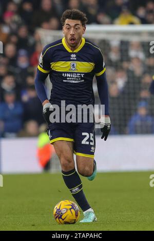 Leeds, Großbritannien. Dezember 2023. Matt verprügelt #25 von Middlesbrough mit dem Ball während des Sky Bet Championship Matches Leeds United vs Middlesbrough in Elland Road, Leeds, Großbritannien, 2. Dezember 2023 (Foto: James Heaton/News Images) in Leeds, Großbritannien am 12.2.2023. (Foto: James Heaton/News Images/SIPA USA) Credit: SIPA USA/Alamy Live News Stockfoto