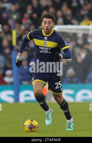 Leeds, Großbritannien. Dezember 2023. Matt verprügelt #25 von Middlesbrough mit dem Ball während des Sky Bet Championship Matches Leeds United vs Middlesbrough in Elland Road, Leeds, Großbritannien, 2. Dezember 2023 (Foto: James Heaton/News Images) in Leeds, Großbritannien am 12.2.2023. (Foto: James Heaton/News Images/SIPA USA) Credit: SIPA USA/Alamy Live News Stockfoto