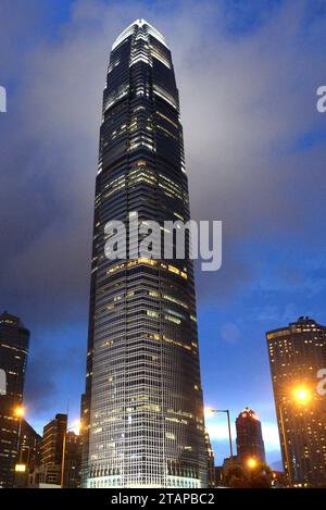 HONGKONG - 1. Juli. 2014: International Finance Center. Das International Finance Center IFC ist ein Wolkenkratzer im Central District von Hongkong. Stockfoto