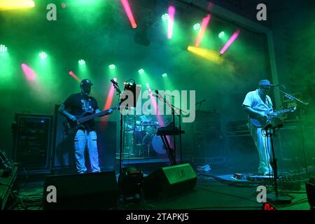 Miami Beach, FL, USA. Dezember 2023. Disco Biscuits tritt während des North Beach Music Festivals 2023 auf der Miami Beach Bandshell am 1. Dezember 2023 in Miami Beach, Florida, auf. Quelle: Mpi04/Media Punch/Alamy Live News Stockfoto