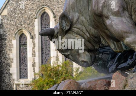 Der Gefion-Brunnen in Kopenhagen, Dänemark. Es zeigt eine große Gruppe von Ochsen, die einen Pflug ziehen und von der nordischen Göttin Gefjon angetrieben werden Stockfoto