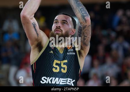 ALS Monaco #55 wird Mike James während des Spiels der Turkish Airlines Euroleague Runde 11 zwischen AS Monaco und Olympiacos Piräus in der Gaston Medecin Halle in Monaco gesehen. Endpunktzahl: AS Monaco 85: 77 Olympiakos. Stockfoto