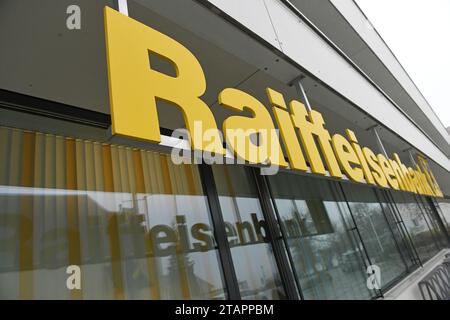 Fassade einer Raiffeisenbank im Mühlviertel (St. Peter am Walde) Stockfoto