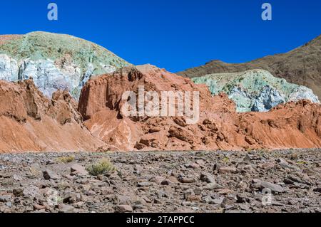 Rainbow Valley („Valle Arcoiris“) in der Wüste Atacama, Chile Stockfoto