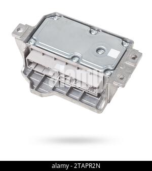 Die Motorsteuereinheit für Autos mit Metallelementen auf einem weißen isolierten Hintergrund ist das Verbindungszentrum verschiedener Subsysteme, Einheiten und Baugruppen. Monit Stockfoto