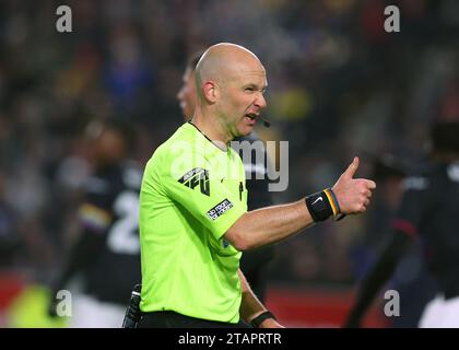 Dezember 2023; Gtech Community Stadium, Brentford, London, England; Premier League Football, Brentford gegen Luton Town; Schiedsrichter Anthony Taylor Stockfoto